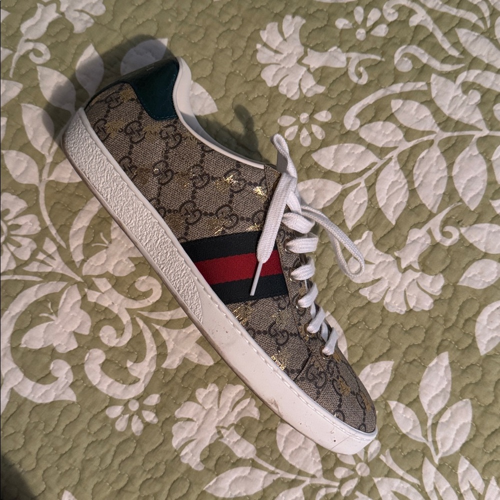 Gucci Beige Sneakers with Red and Green Accents - Picture 3 of 6